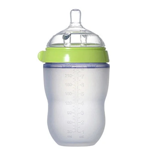 Gourde bébé verte silicone souple et anti-fuite 250ML pour 0-4 ans